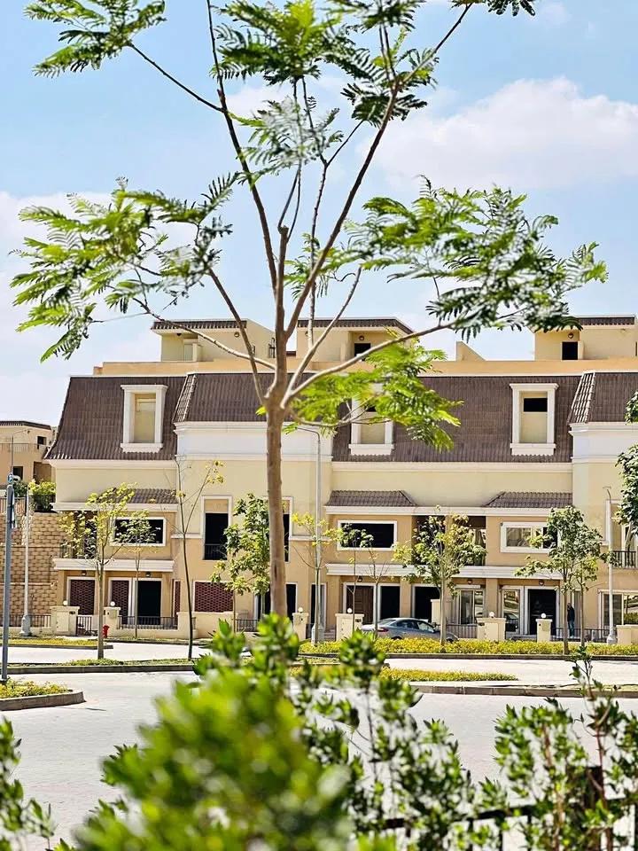 فيلا كورنر للبيع في سراي بفيو LAGON علي طريق السويس مباشره