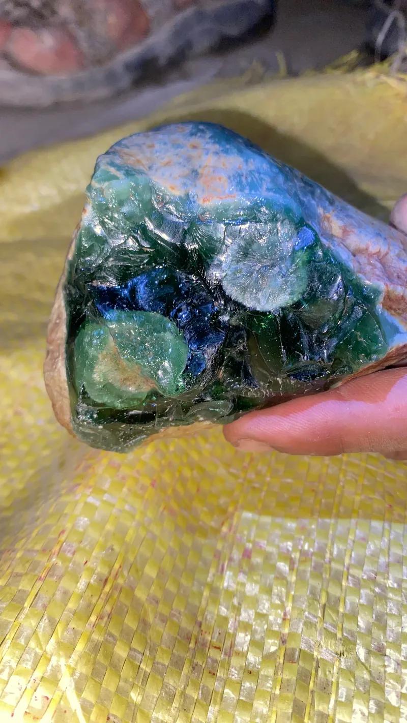 حجر زمرد ريحان في سموحة, الإسكندرية - 70 EGP