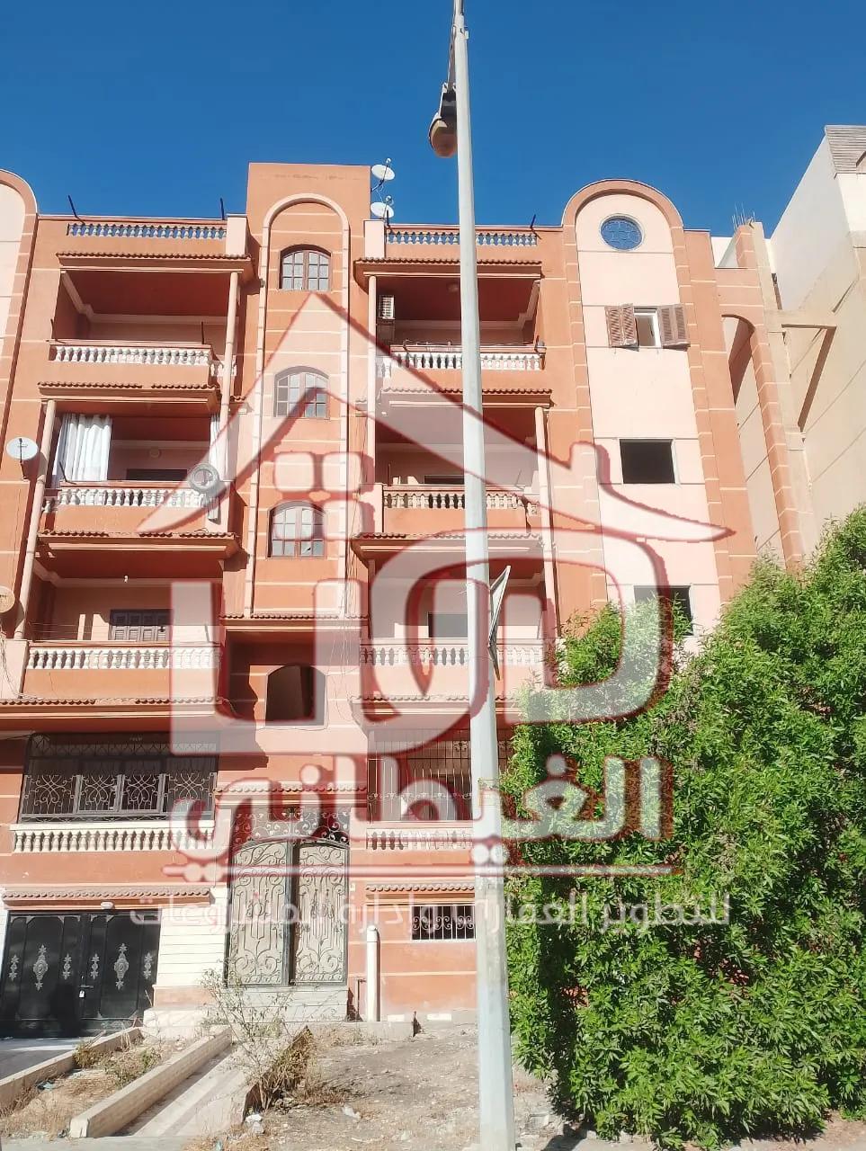 شفة للبيع بالحى الخامس دمياط الجديدة