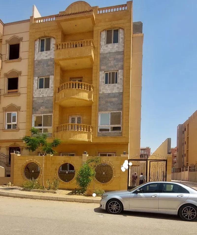 عمارة سكنية للبيع في مدينة الشروق