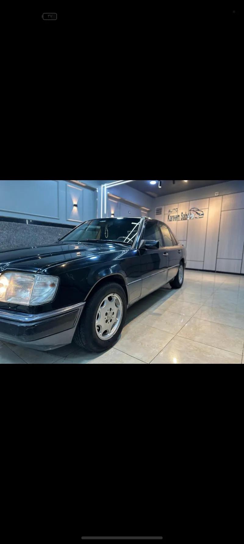 مرسيدس بنز الفئة E 1993