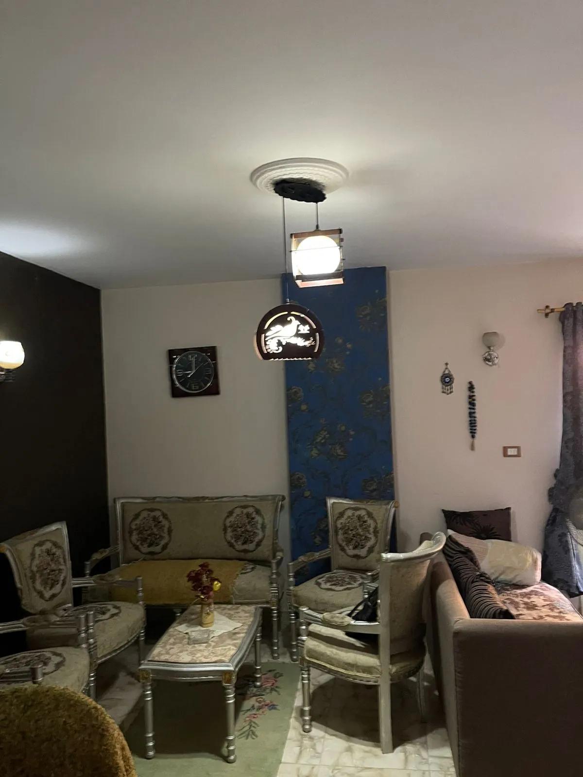 شقة ارضى بجنينة أمامية و خلفية بطيبة جاردنز بعد مول العرب 5 دقائق من م