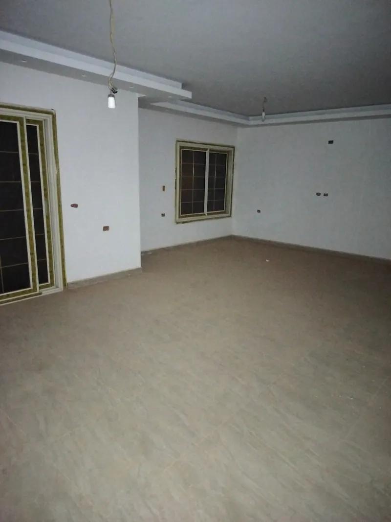 شقة للبيع في الحي الثالث