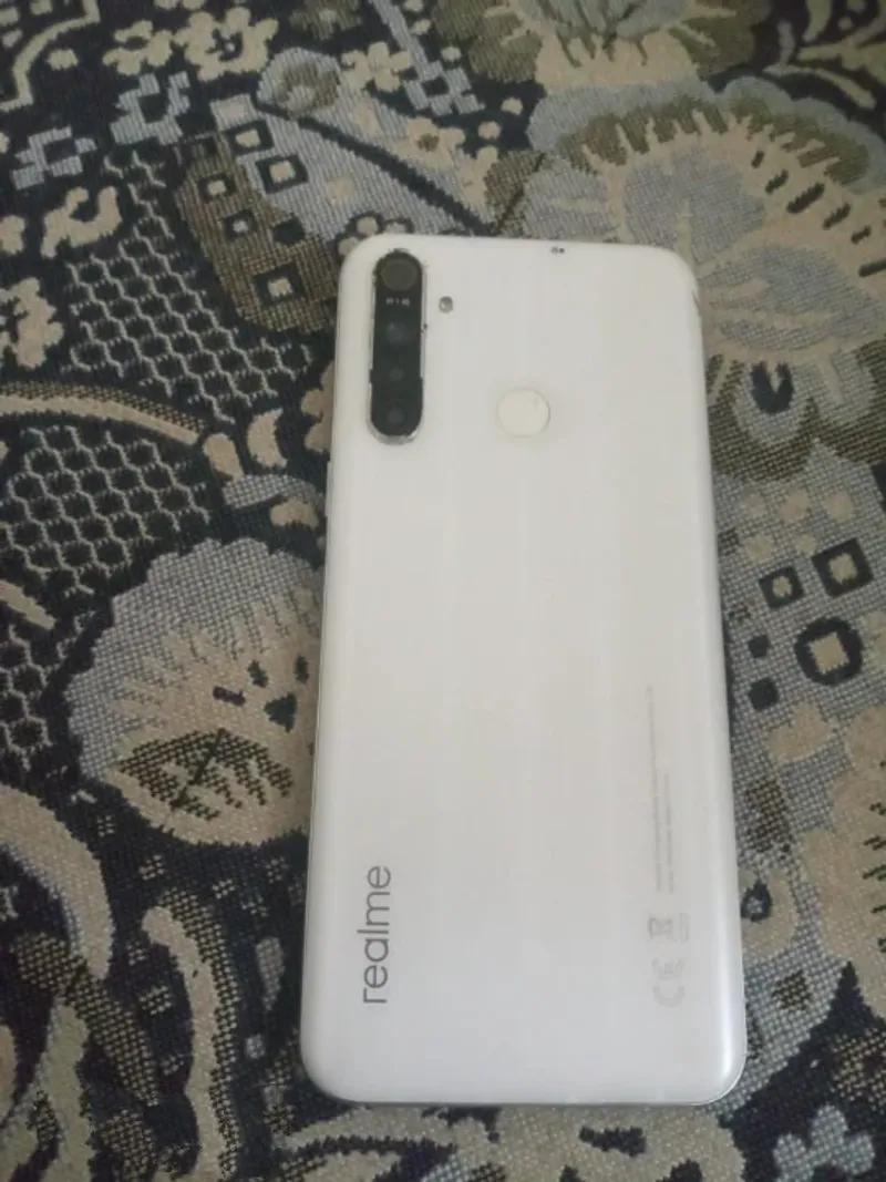 هاتف معروض للبيع