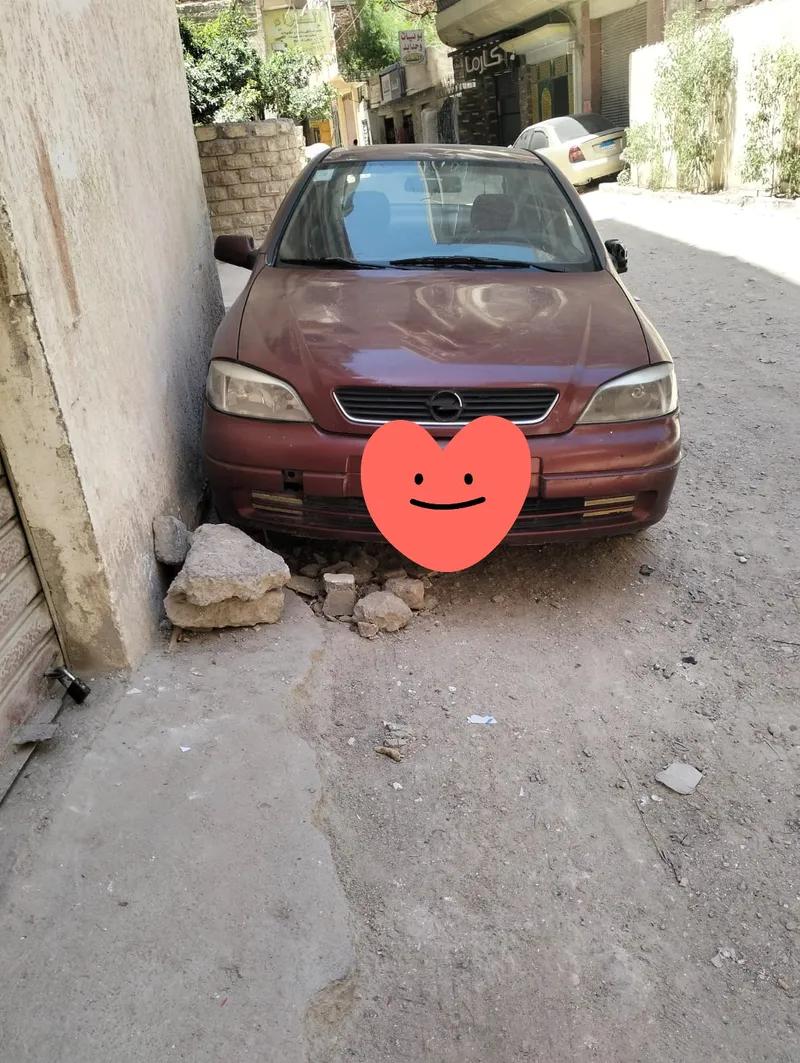 اوبل استرا 2000