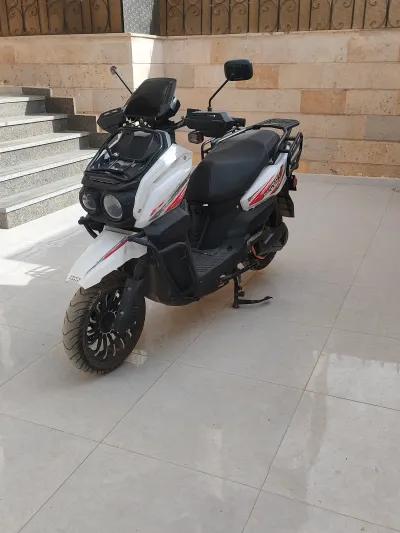 موتوسيكلات سكوتر كهربائي 2025