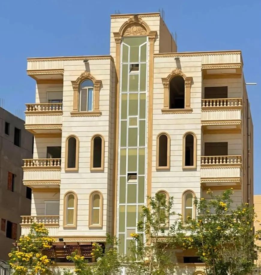 شقه لقطه في الحي المتميز