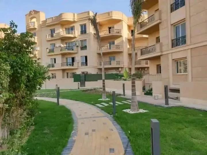 شقة ارضي بجاردن استلام فوري فيو لاجون خلف مول العرب بجوار اكتوبر بلازا