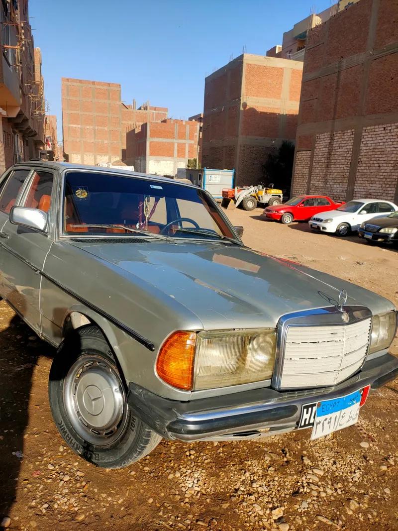 مرسيدس بنز أخرى 1977 في الفتح, أسيوط - 210,000 EGP