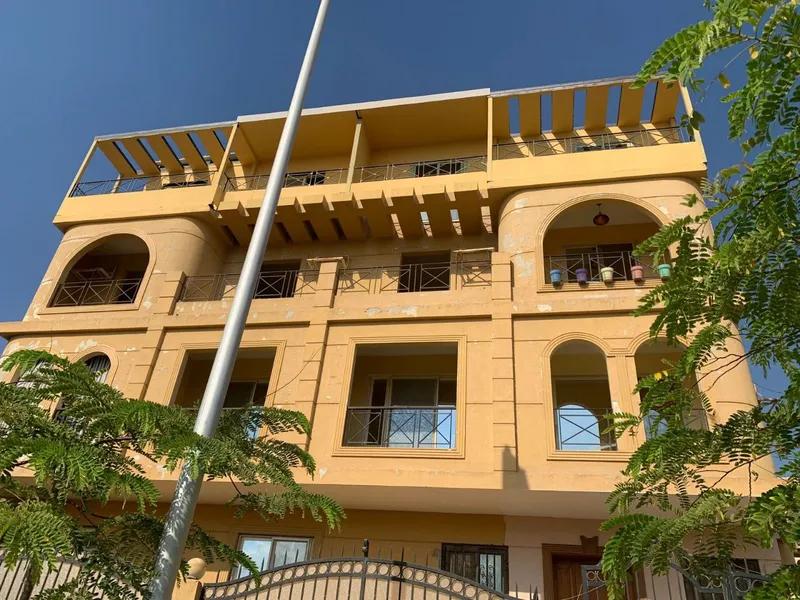 شقة للبيع في الحي العاشر