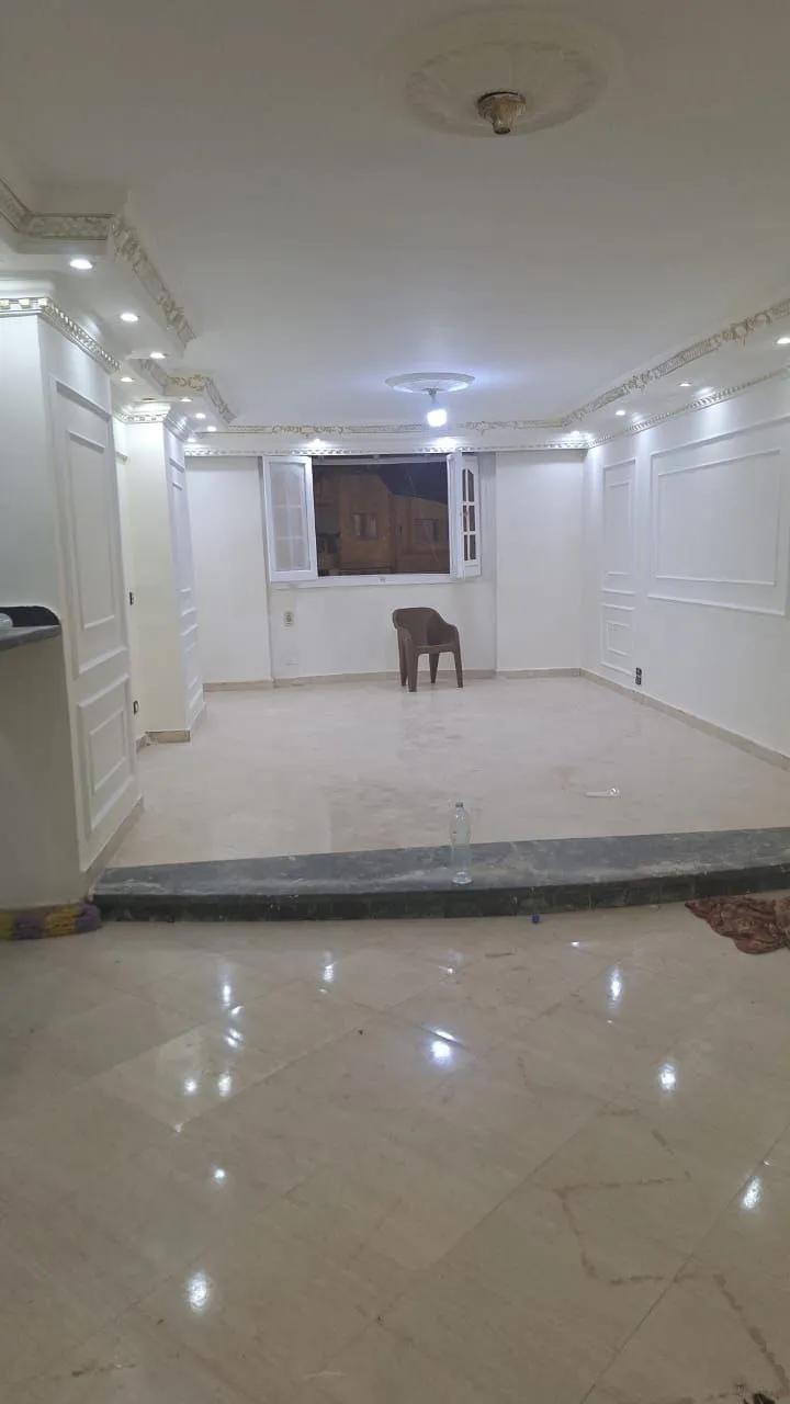 شقه لقطه للبيع مساحتها 160م