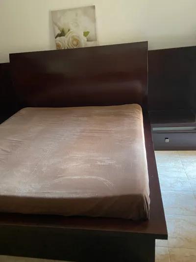 سرير ١٨٠سم *٢٠٠سم مع مرتبه ماركة فور بد و تسريحه ٧ ادراج و ك في القاهرة الجديدة, القاهرة - 19,000 EGP