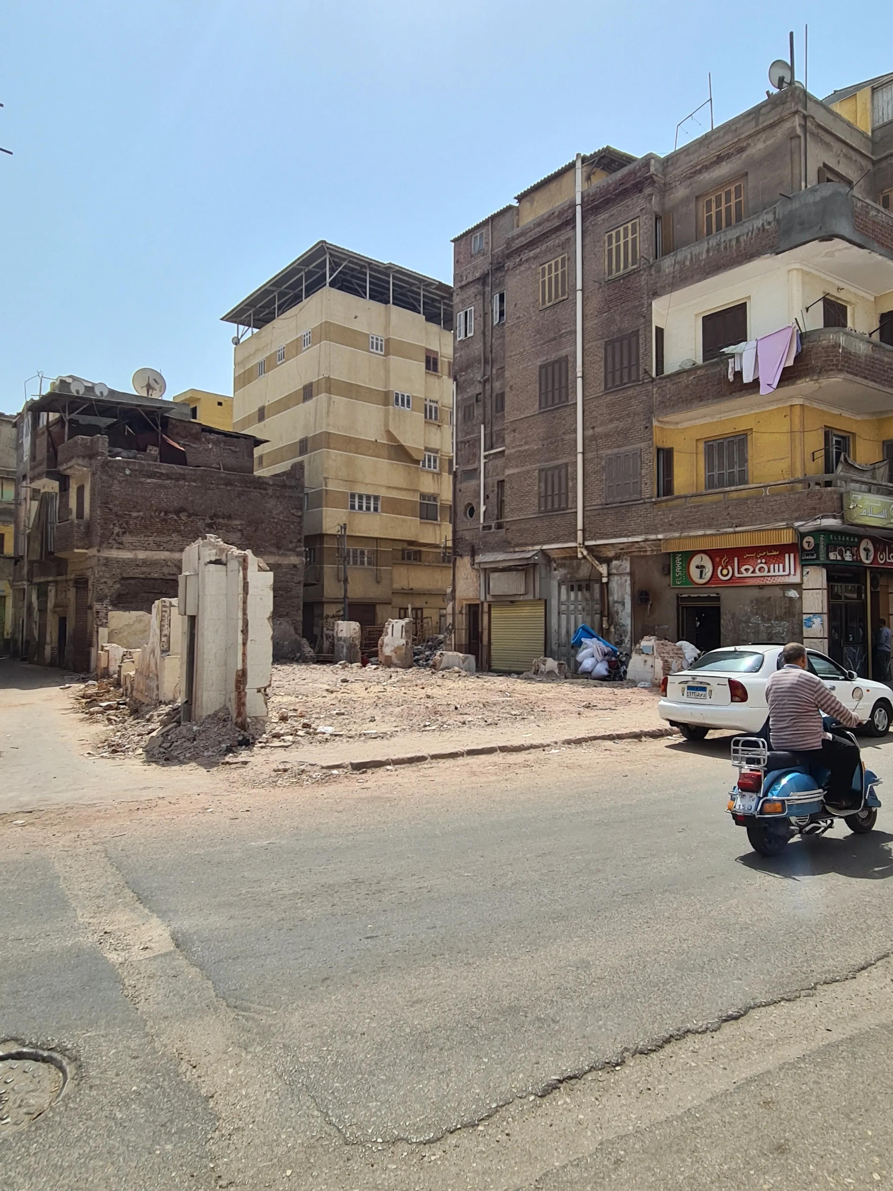 للبيع أرض مبانى مسجلة بدمياط سوق الحسبة فى وسط المدينة