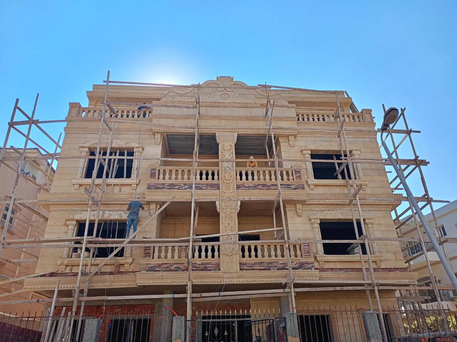 للبيع شقه ف فيلات جنوب الاكاديميه حرف أ