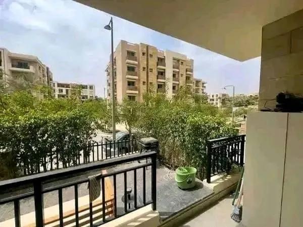 شقة للبيع قدام المطار