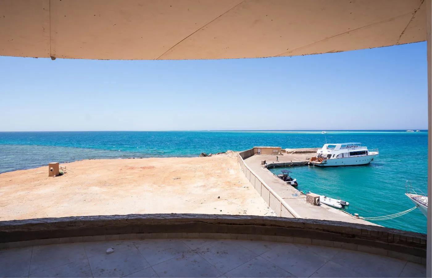 Panoramic Sea View 1-Bedroom Apartment in the City Center