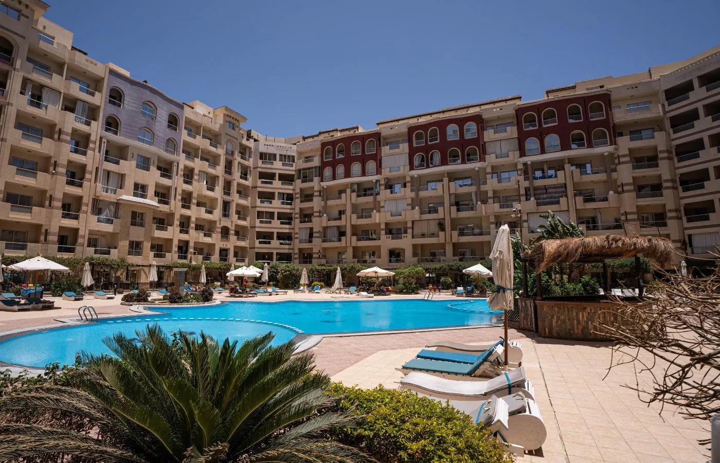 Modern 1-Bedroom Apartment in Prime Arabia District