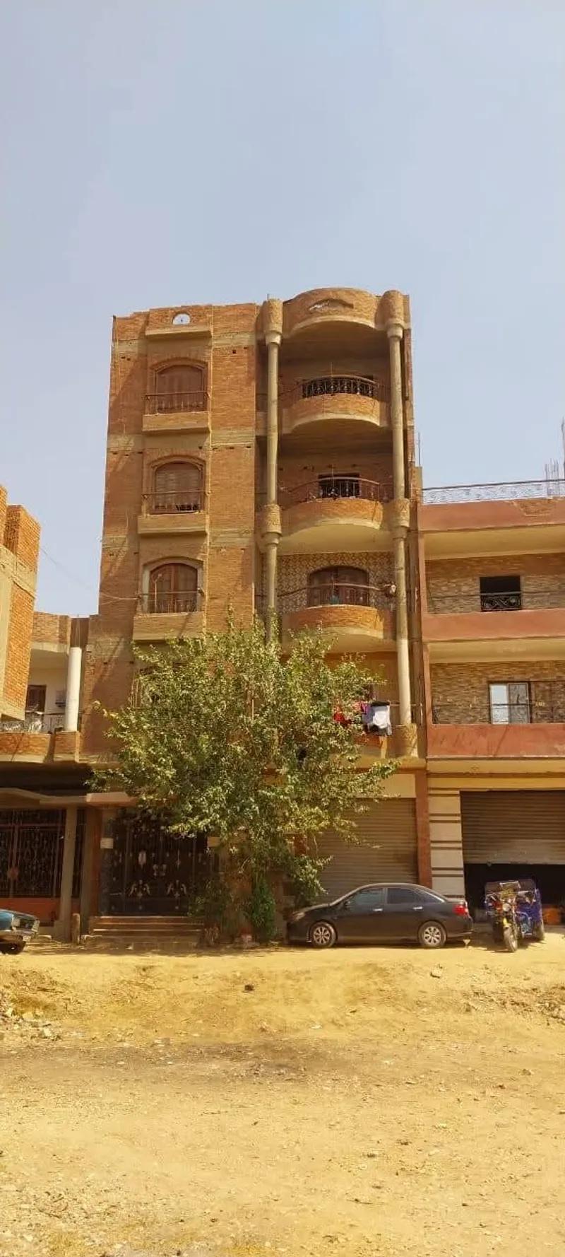 عمارة سكنية للبيع في الهرم