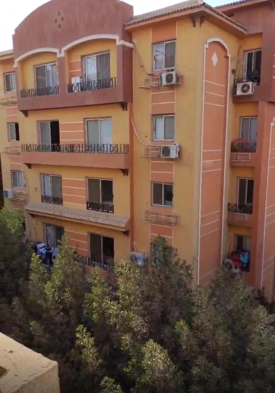 الشقه للبيع في كمبوند لايف جردنز