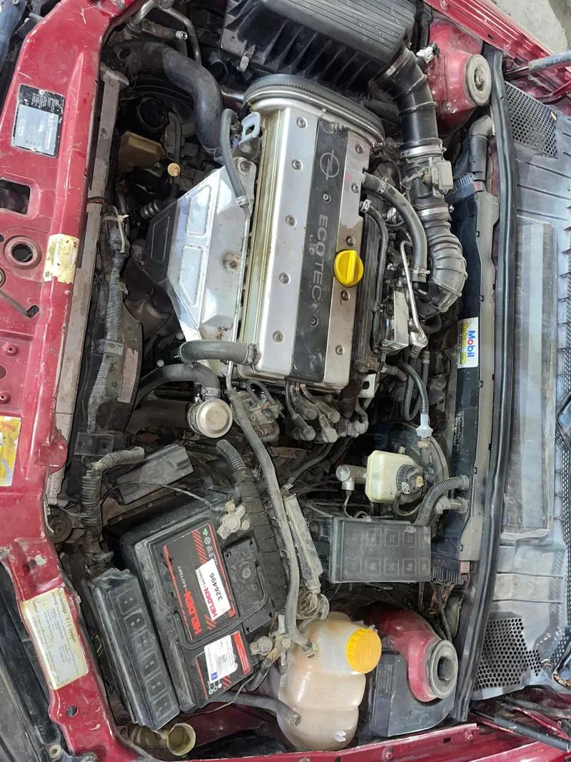 اوبل فيكترا 1998