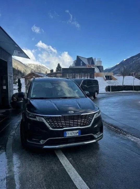 الحلم العائلي في السفر.. إيجار كيا كرنفال 7 راكب VIP!