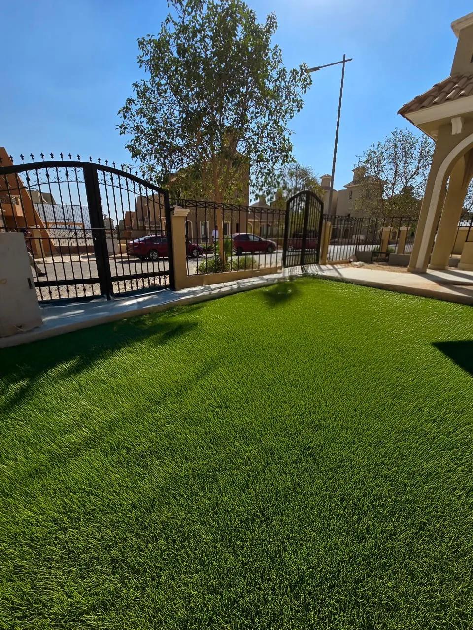 شقه ارضي بجاردن للبيع في المرحله الثالثه ب التكميليه كمبوند الخمائل