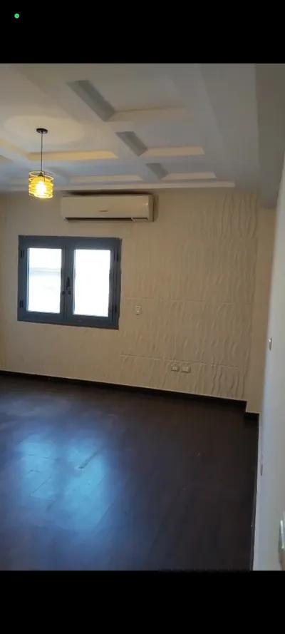 شقه للايجار بالمطبخ والتكيفات في جنوب الأكاديمية, القاهرة الجديدة, القاهرة - 30,000 جنيه