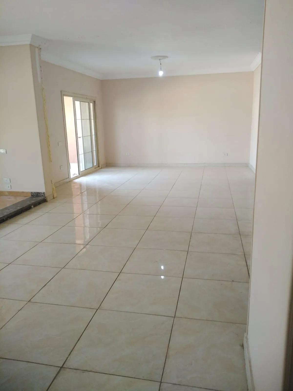 شقة للبيع في الشطر الثامن زهراء المعادي