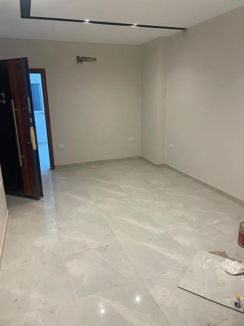 عيادة طبية سوبر لوكس 65 متر امام بوابة الجهاز الهضمي بالمنصورة