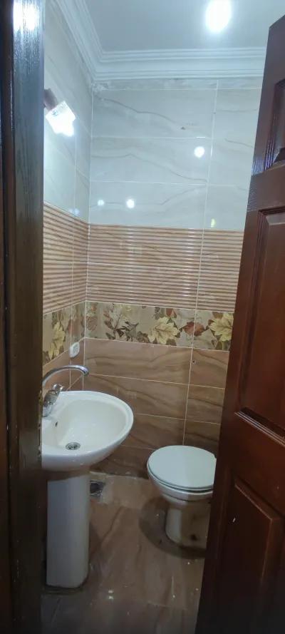 شقه بموقع مميز امام مدرسه الحسام في حدائق الاهرام, الجيزة - 1,980,000 جنيه