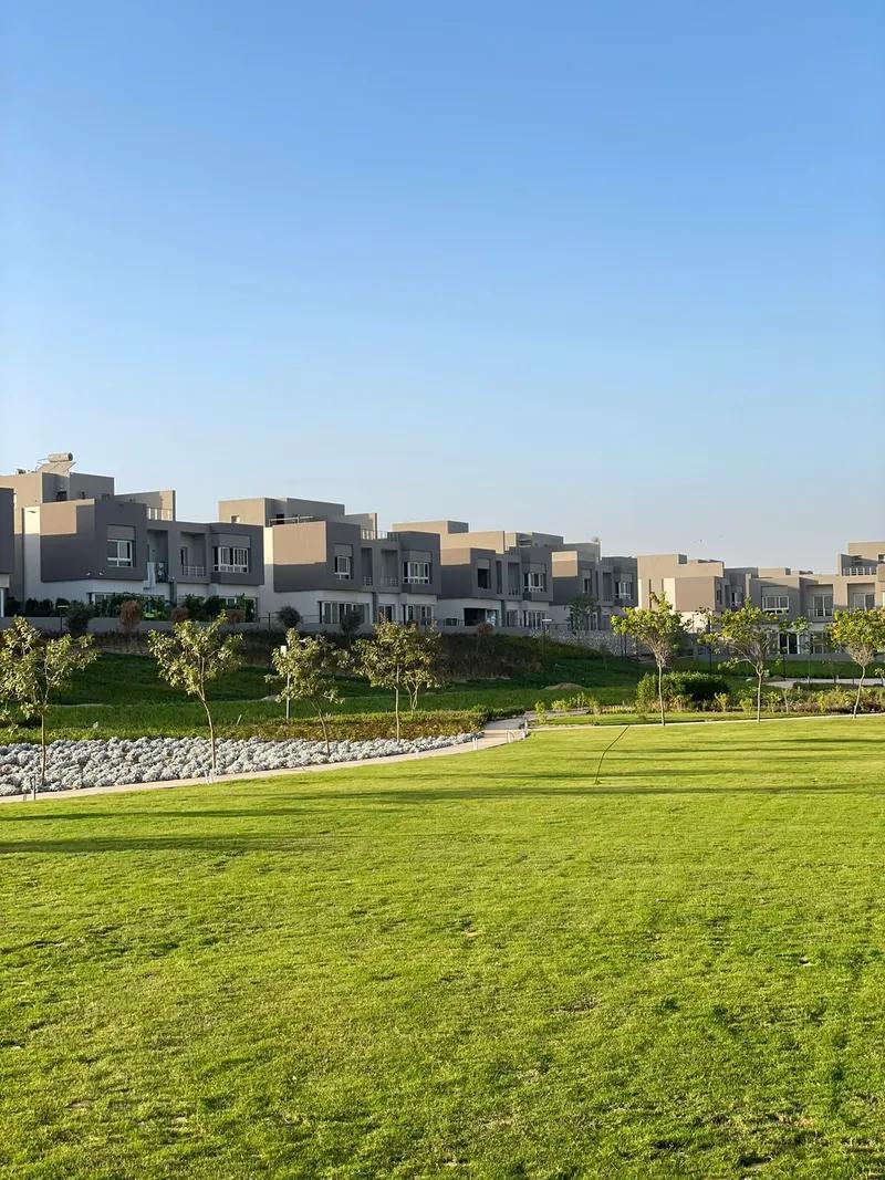 تاون هاوس للبيع في كمبوندات أخرى