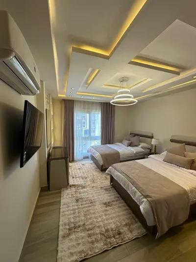 شقه جاهزه للاستلم بالفرش والاجهزه والتكيفات في التجمع بموقع مميز جدا في امورادا, كمبوند القاهرة الجديدة, القاهرة الجديدة, القاهرة - 11,000,000 جنيه