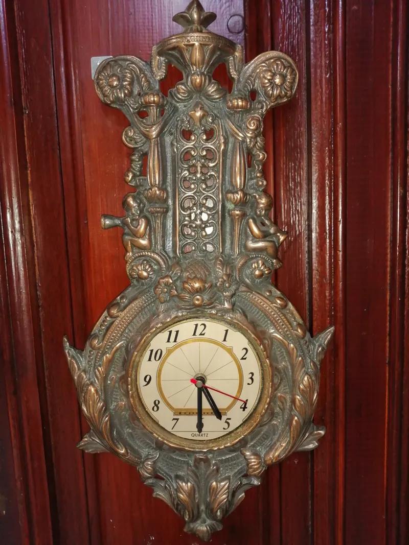 ساعة حائط كوارتز كبيرة تحفة نحاس في حدائق القبة, القاهرة - 2,000 EGP