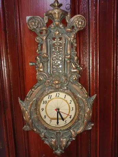 ساعة حائط كوارتز كبيرة تحفة نحاس في حدائق القبة, القاهرة - 2,000 EGP