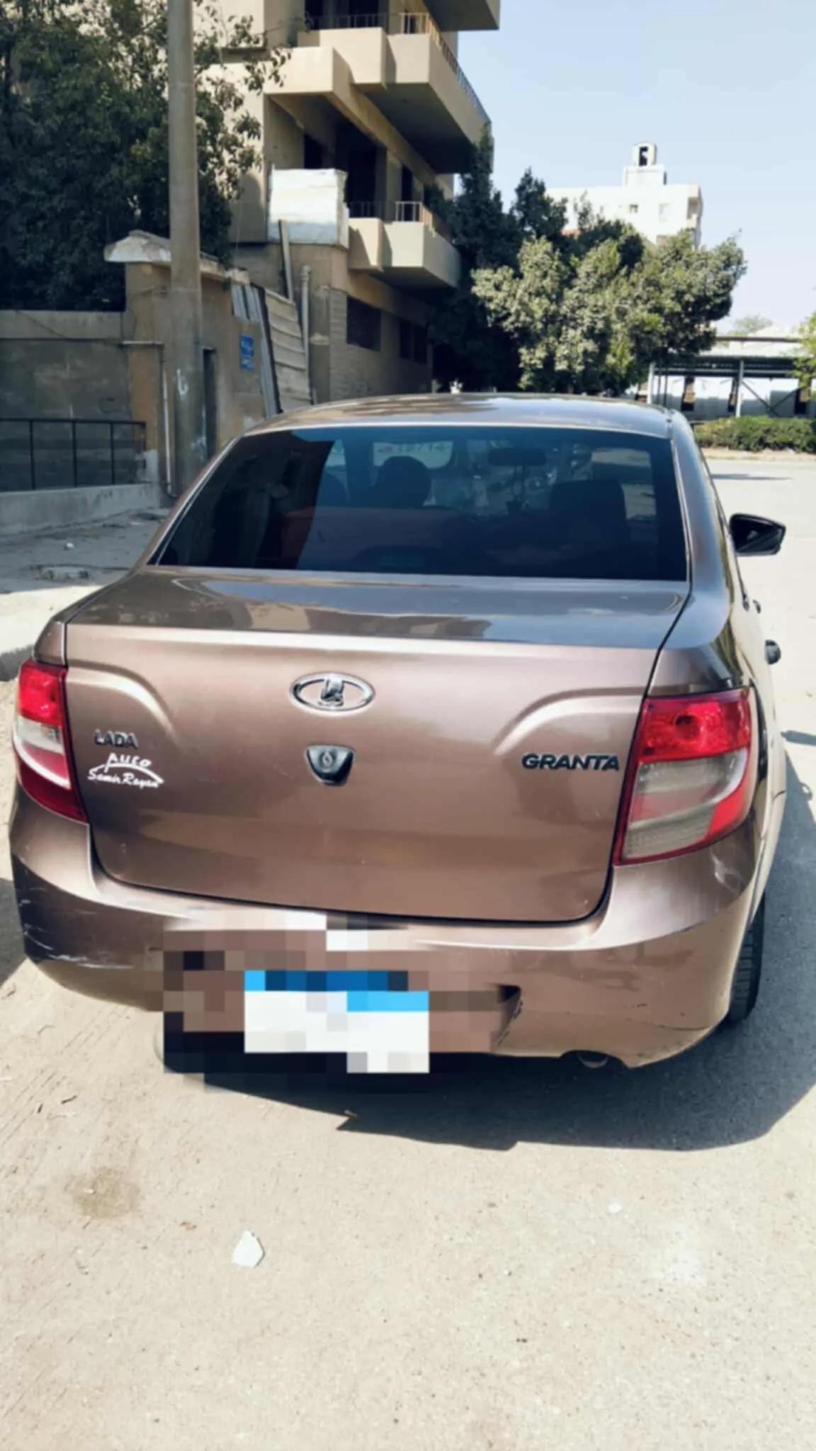 لادا جرانتا مانيوال