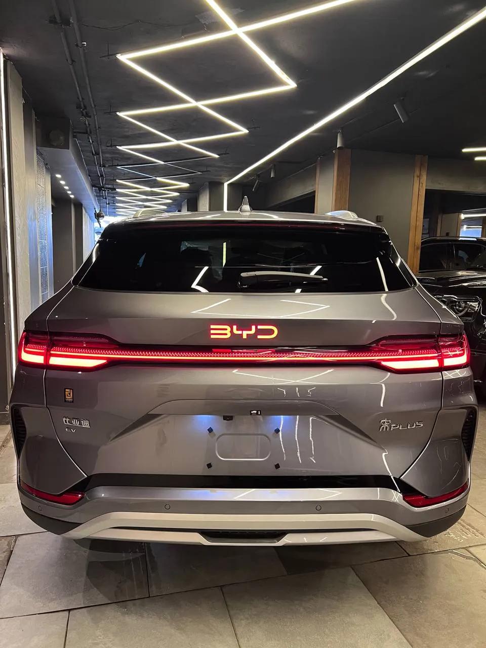 BYD SONG Plus عربيه اكار من رائعه علي الطريق