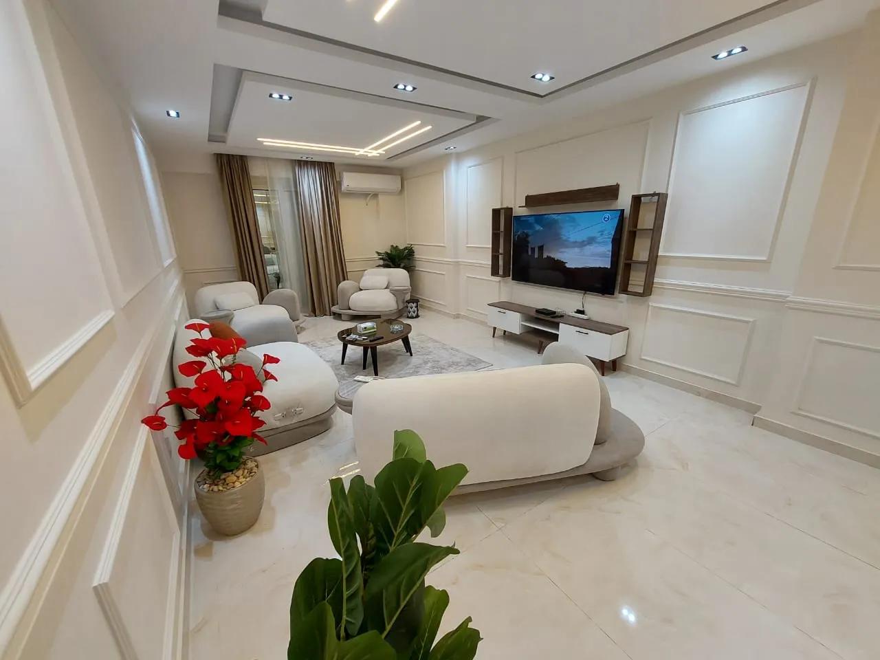 شقة للايجار في المهندسين مفروشه